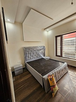 Bedroom bed jagdamba buildwell