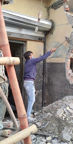 Labour renovation construction